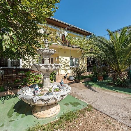 Apartments And Rooms Dragica Starigrad Paklenica Εξωτερικό φωτογραφία