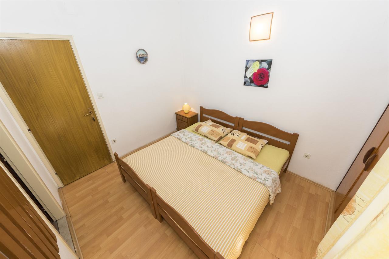 Apartments And Rooms Dragica Starigrad Paklenica Εξωτερικό φωτογραφία