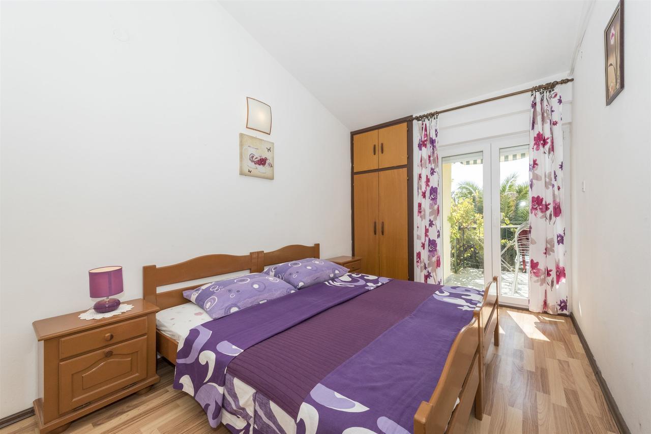 Apartments And Rooms Dragica Starigrad Paklenica Εξωτερικό φωτογραφία