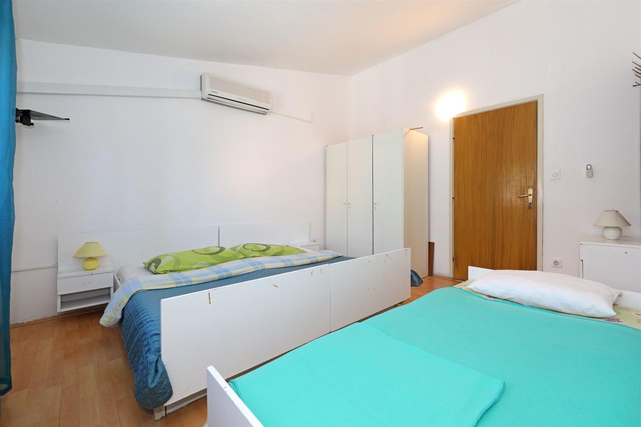 Apartments And Rooms Dragica Starigrad Paklenica Εξωτερικό φωτογραφία