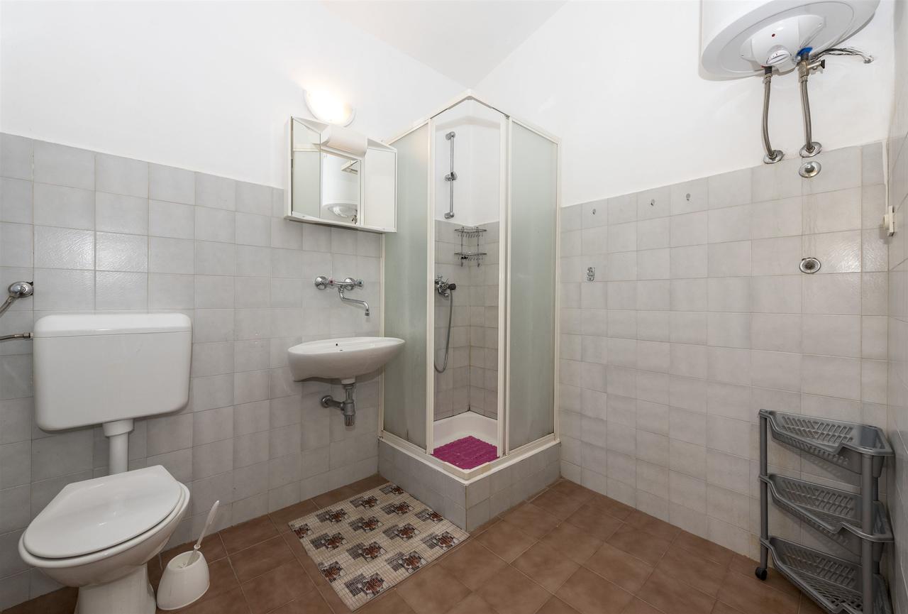 Apartments And Rooms Dragica Starigrad Paklenica Εξωτερικό φωτογραφία