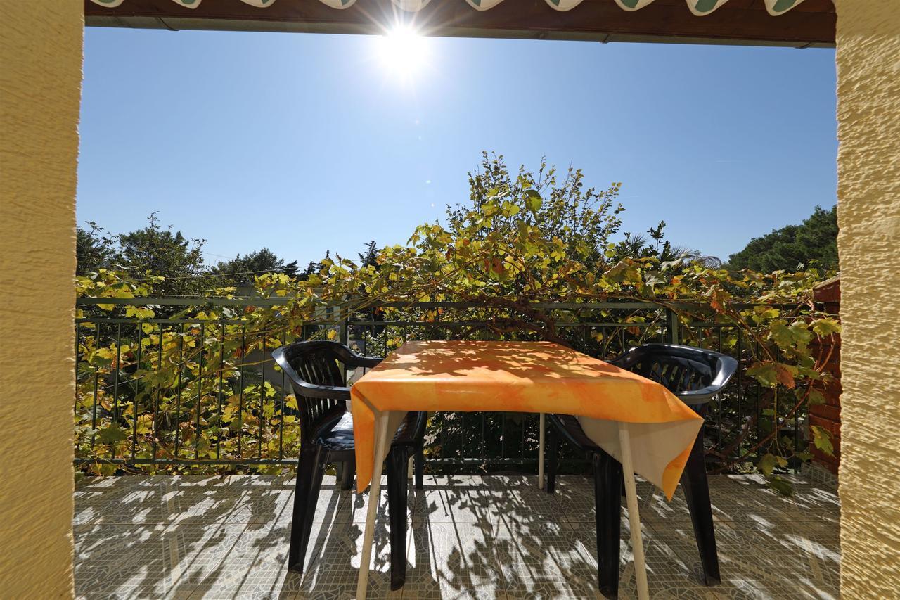 Apartments And Rooms Dragica Starigrad Paklenica Εξωτερικό φωτογραφία