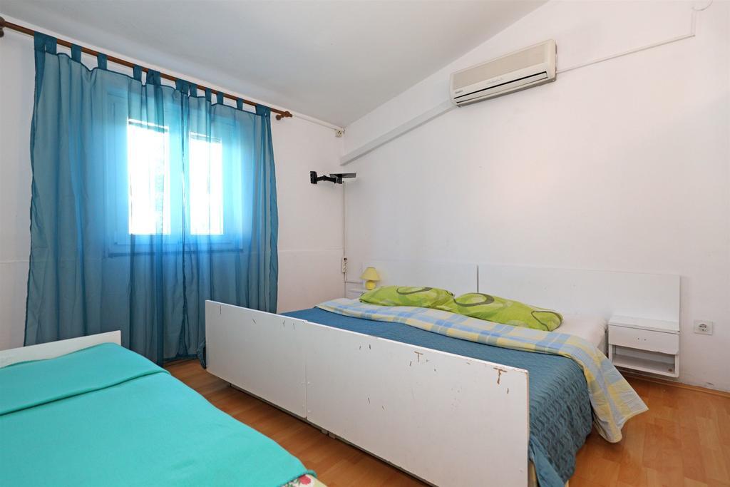 Apartments And Rooms Dragica Starigrad Paklenica Εξωτερικό φωτογραφία