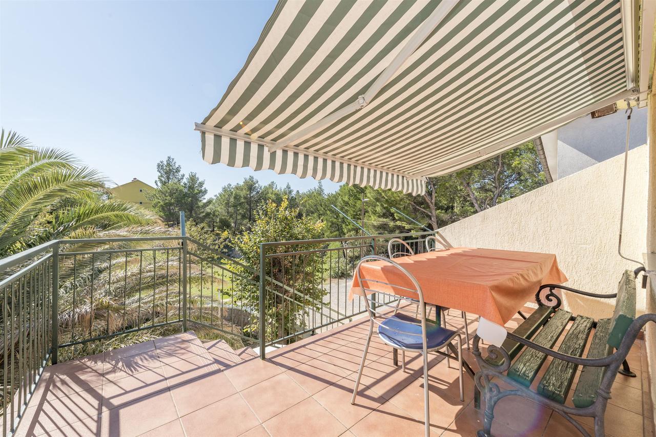 Apartments And Rooms Dragica Starigrad Paklenica Εξωτερικό φωτογραφία