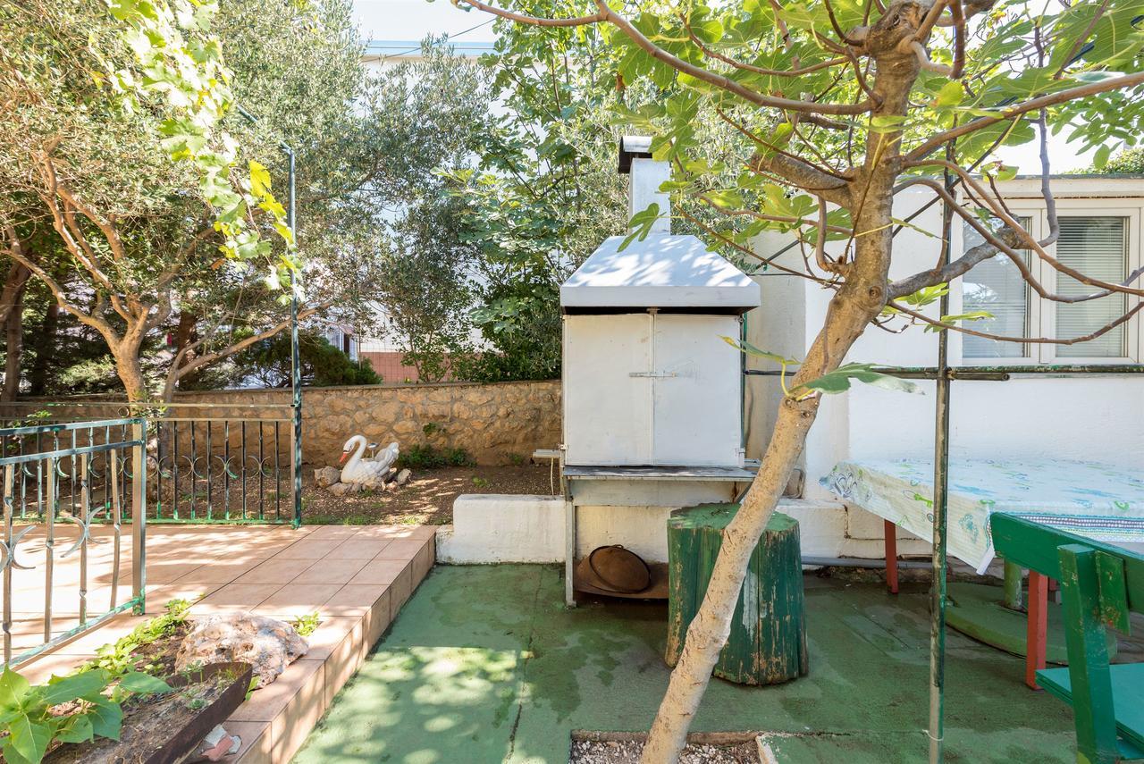 Apartments And Rooms Dragica Starigrad Paklenica Εξωτερικό φωτογραφία