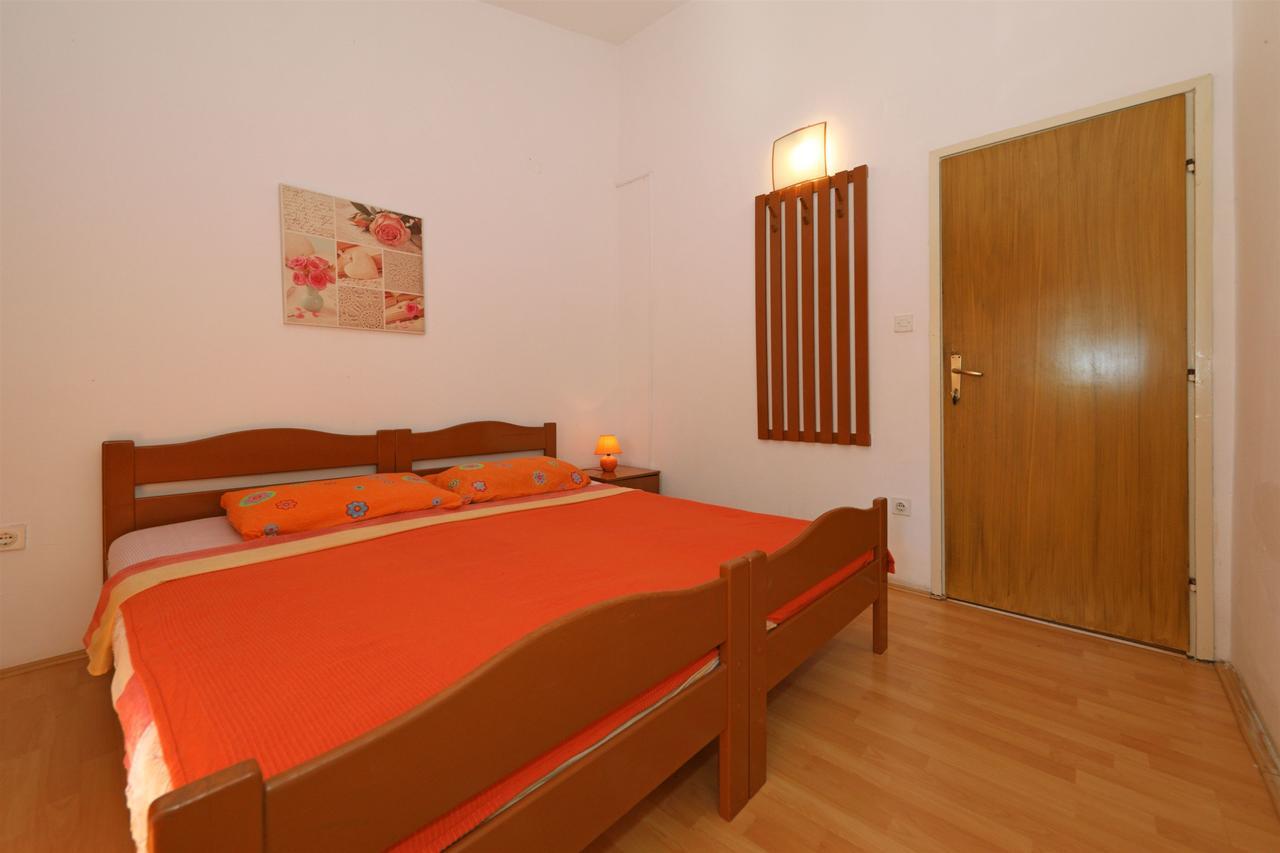 Apartments And Rooms Dragica Starigrad Paklenica Εξωτερικό φωτογραφία
